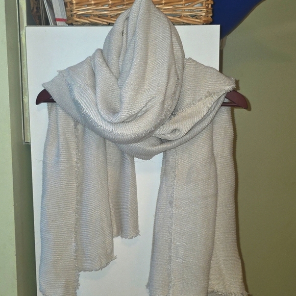 Elegant Cream Textured Accordian Rectangular Scarf Wrap - Picture 1 of 4